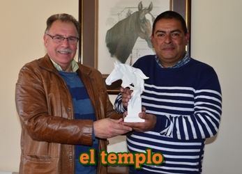 ejemplar caballo el templo